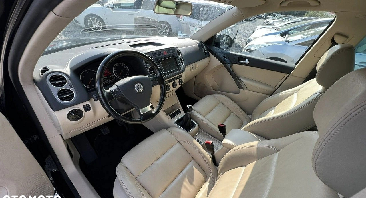 Volkswagen Tiguan cena 32900 przebieg: 272000, rok produkcji 2009 z Skawina małe 352